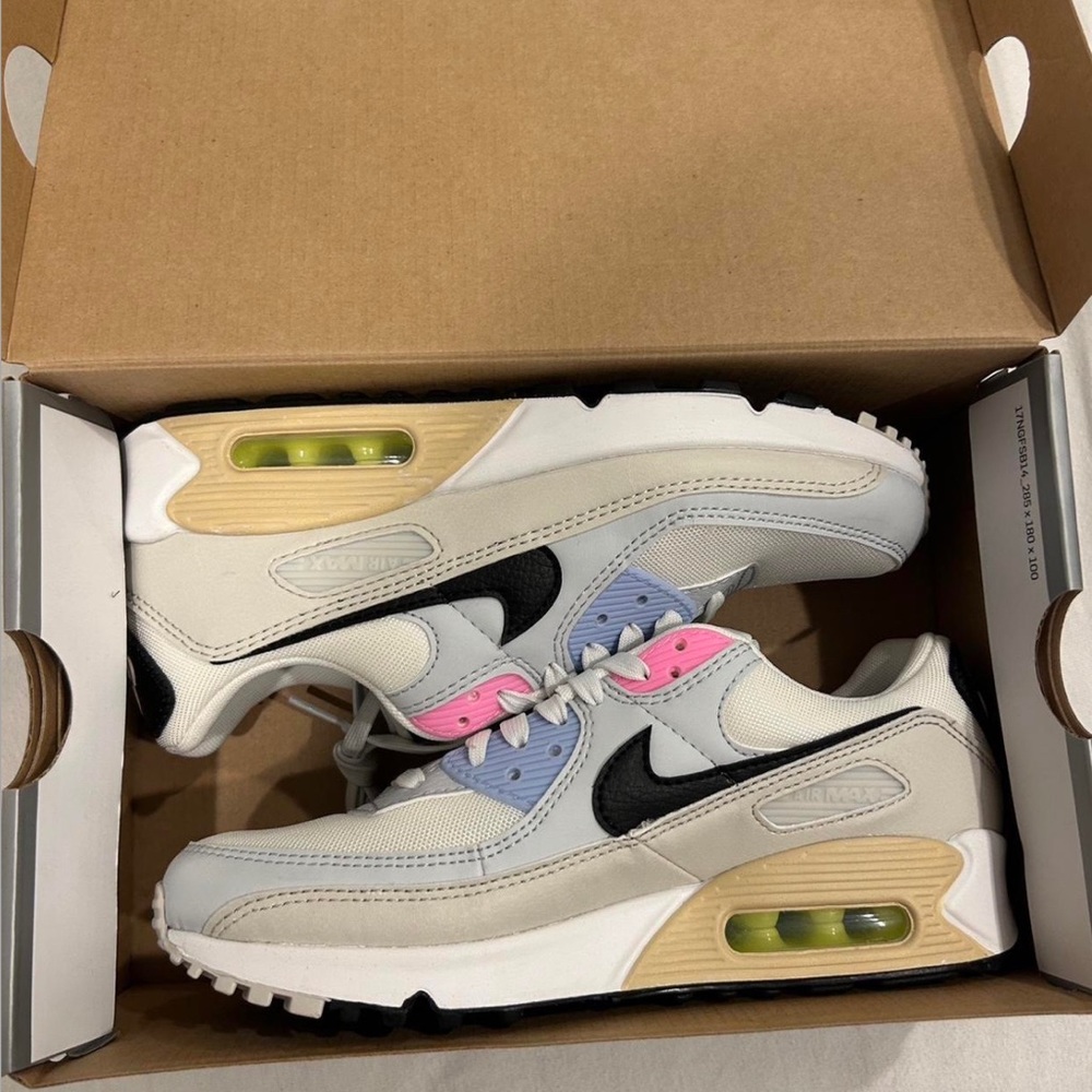 nike air max 90’s - never worn before - perfect condition